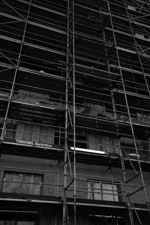 Peja Commercial Centre — Commercial scaffolding project in Peja, Kosovo